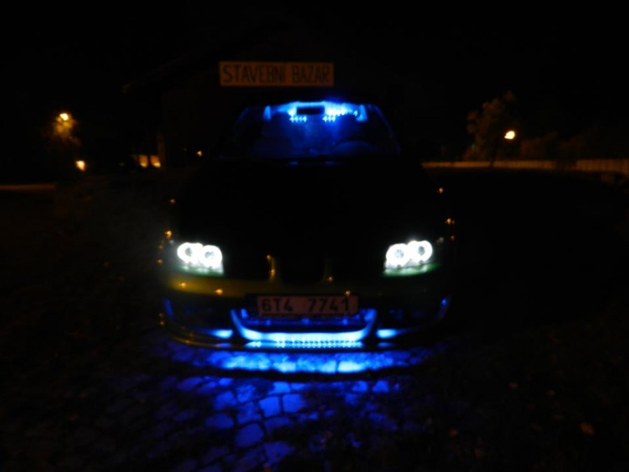 seat modrá.jpg